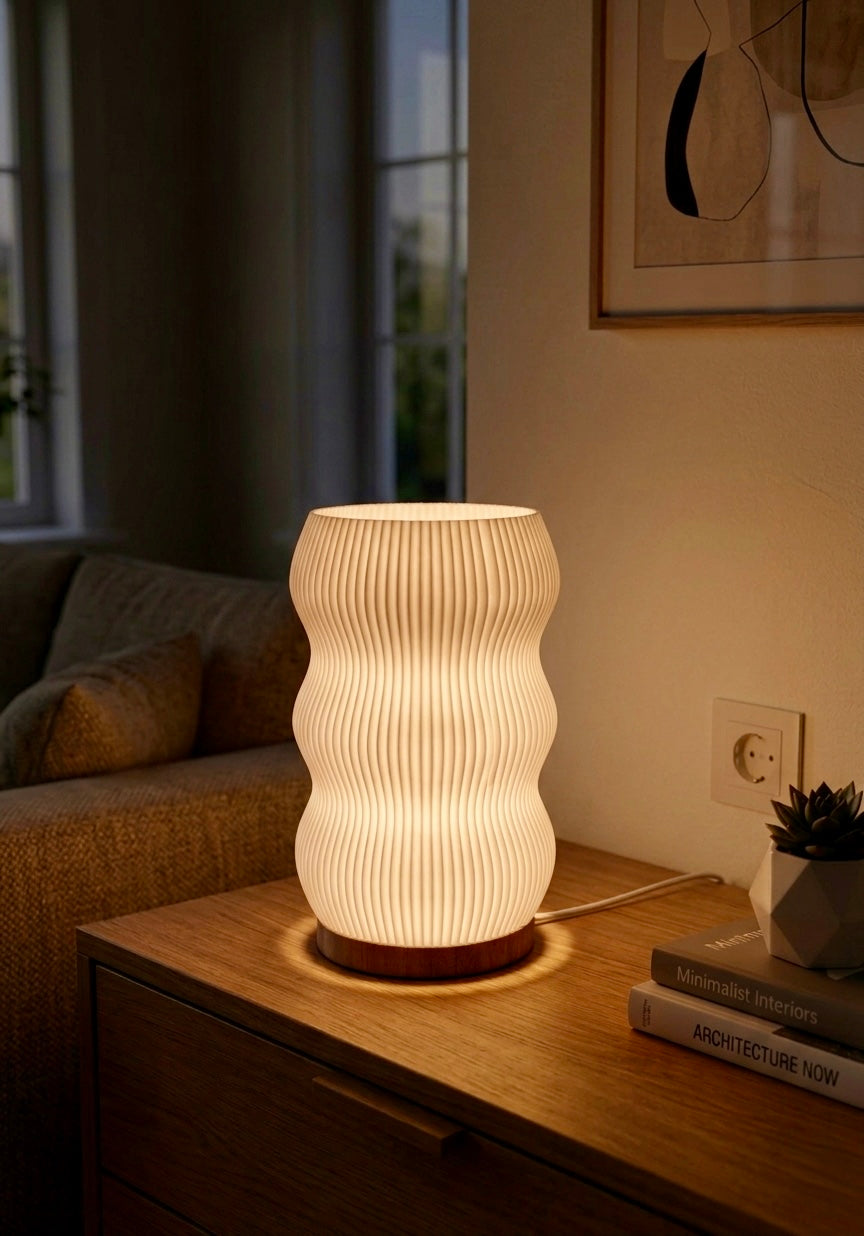 Wavey – Dimmbare LED Tischlampe aus Holz | Minimalistische Wellenlampe im Japandi Stil