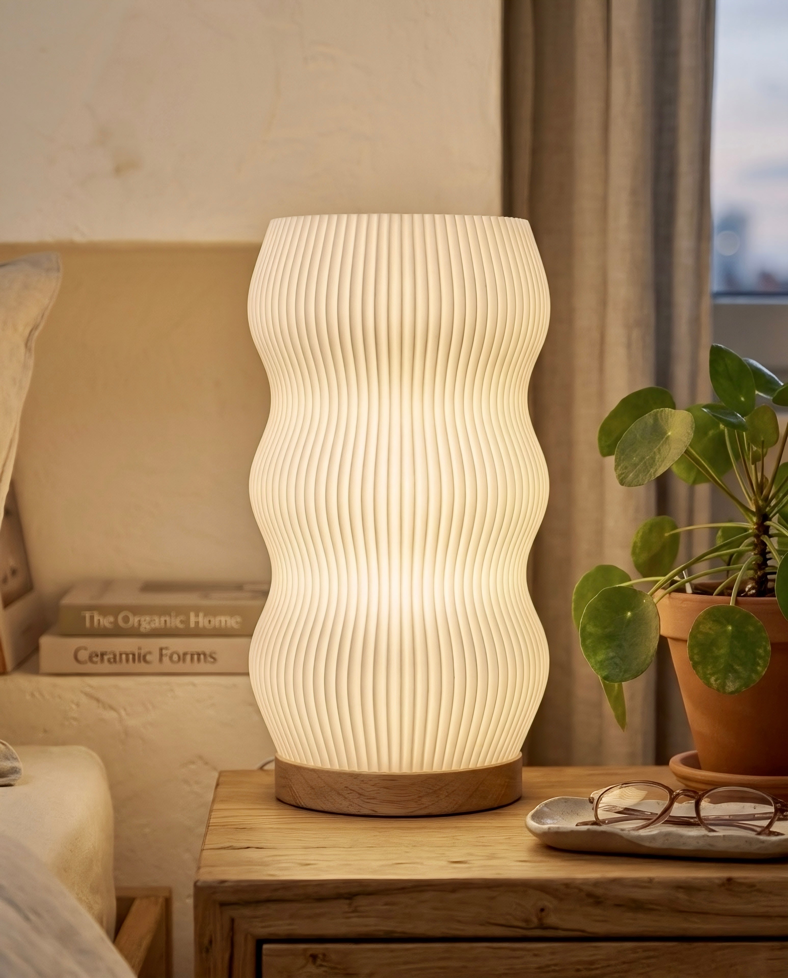 Wavey – Dimmbare LED Tischlampe aus Holz | Minimalistische Wellenlampe im Japandi Stil